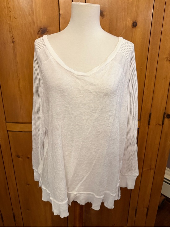 T Party Fashion Tops - T*Party Women’s White Lightweight Knit Long-Sleeve Top, NWT